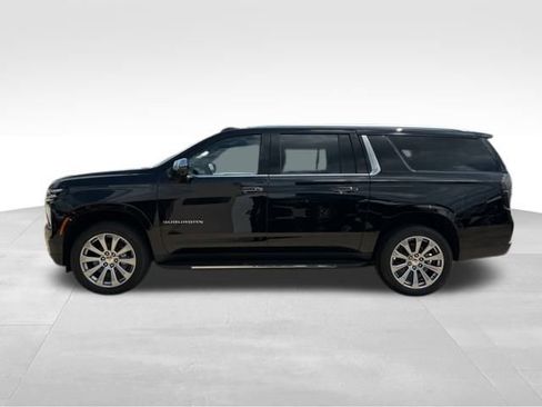 New 2025 Chevrolet Suburban Premier image 2