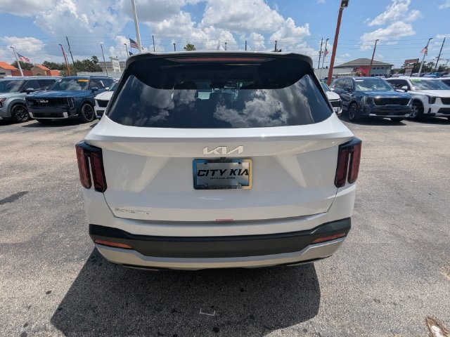 Used 2026 Kia Sorento LX FWD image 5