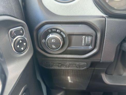 New 2025 Jeep Gladiator Sport AWD/4WD image 21