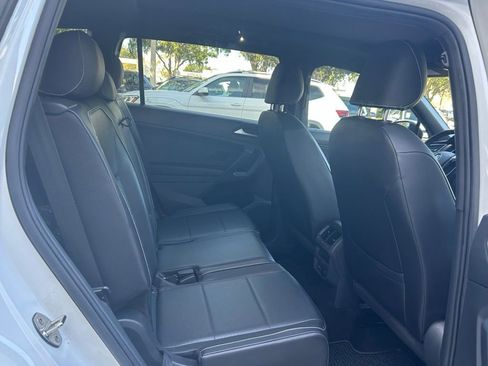 Used 2021 Volkswagen Tiguan SE R-Line image 41