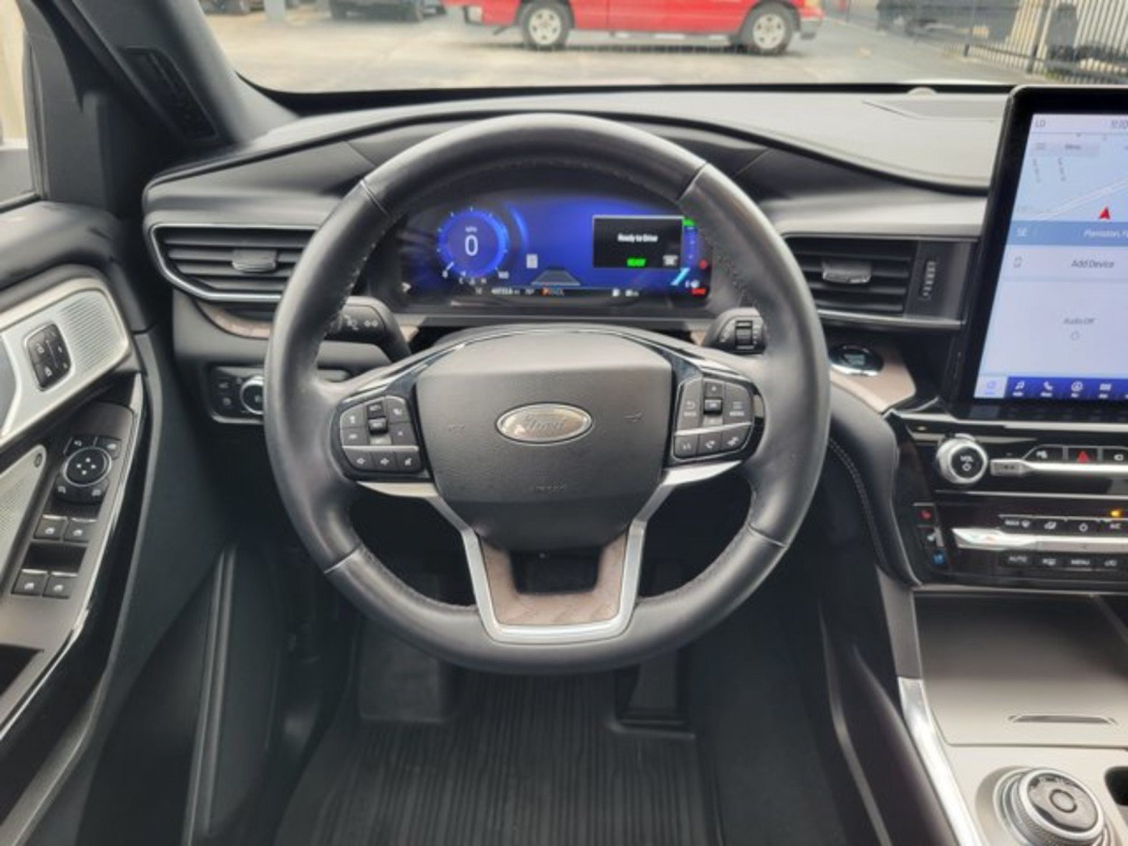 Used 2023 Ford Explorer Platinum w/ Technology Package AWD/4WD image 18
