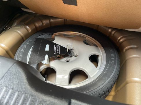 Used 2013 Ford Mustang GT Premium image 40