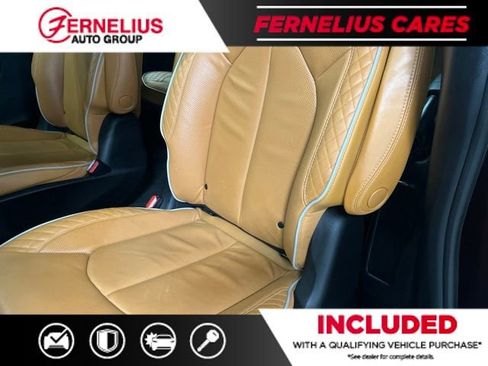 Used 2021 Chrysler Pacifica Pinnacle AWD/4WD image 24