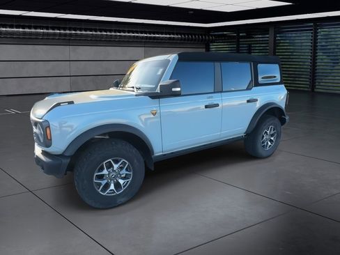 Used 2023 Ford Bronco Badlands image 4