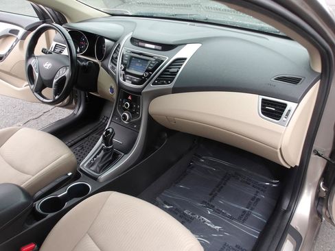 Used 2016 Hyundai Elantra Value Edition FWD image 12
