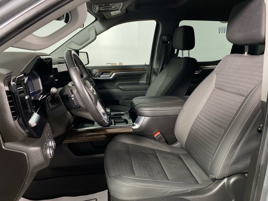 Certified 2023 GMC Sierra 1500 Elevation w/ Preferred Package AWD/4WD image 11