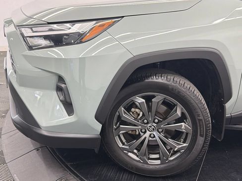 Used 2022 Toyota RAV4 XLE Premium AWD/4WD image 5