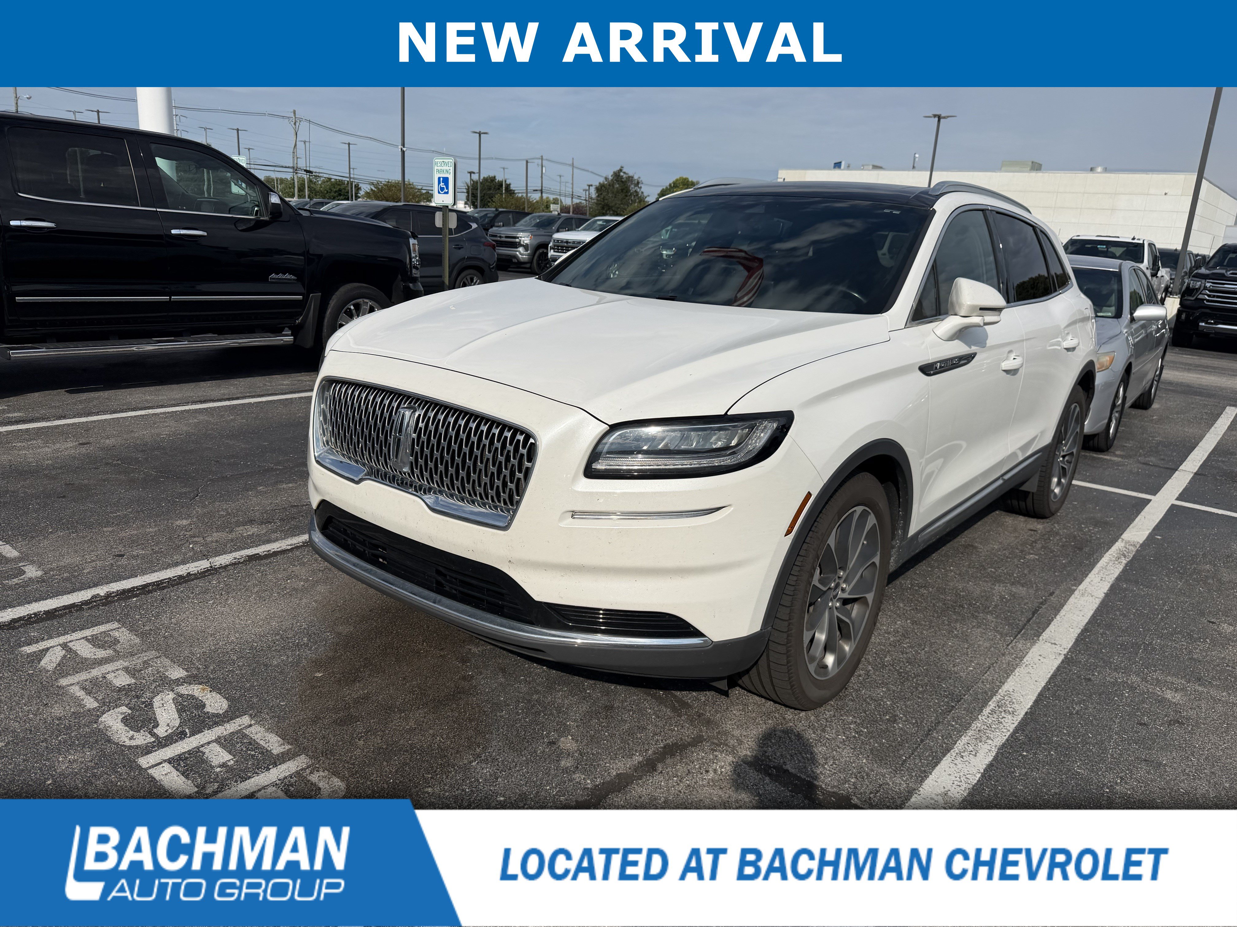 Used 2022 Lincoln Nautilus Reserve FWD image 3