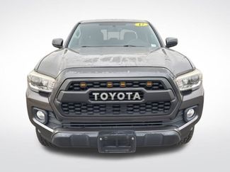 Used 2017 Toyota Tacoma SR5 video 2