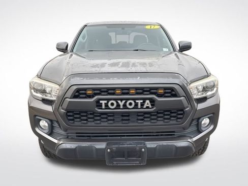 Used 2017 Toyota Tacoma SR5 image 2