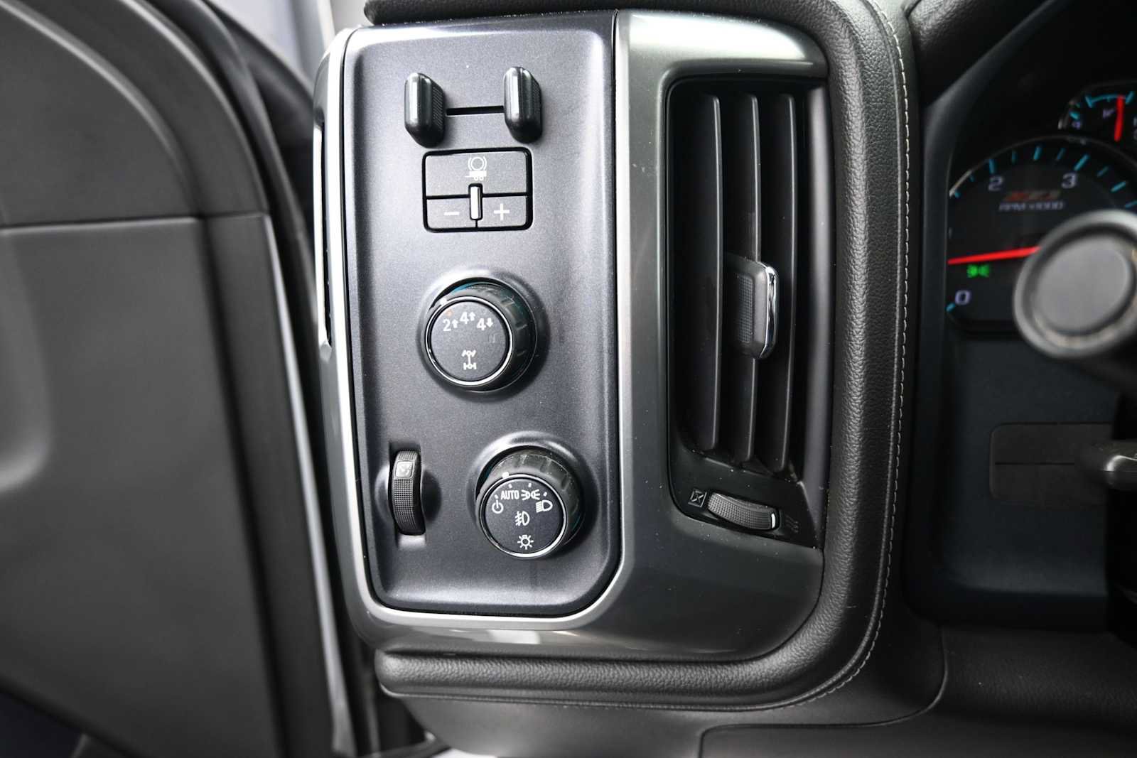 Used 2019 Chevrolet Silverado 2500 LTZ w/ Duramax Plus Package AWD/4WD image 10