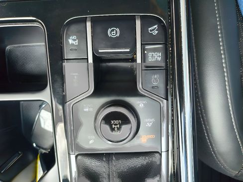 Used 2023 Kia Sorento SX image 25