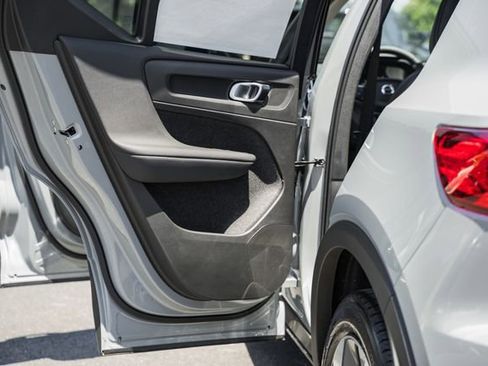 New 2026 Volvo XC40 B5 Plus w/ Protection Package Premier AWD/4WD image 39