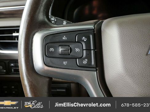 Certified 2022 Chevrolet Suburban Z71 w/ Off-Road Capability Package AWD/4WD image 10