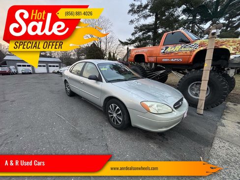 Used 2003 Ford Taurus LX image 1