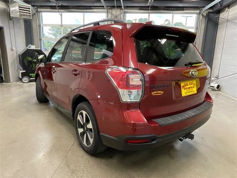Used 2017 Subaru Forester 2.5i Premium w/ All-Weather Package image 3