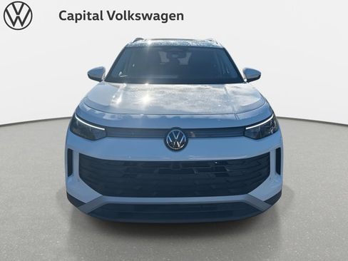 New 2026 Volkswagen Tiguan SE image 2
