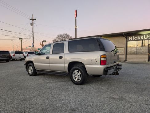 Used 2006 Chevrolet Suburban LS w/ Smart Select Package image 9