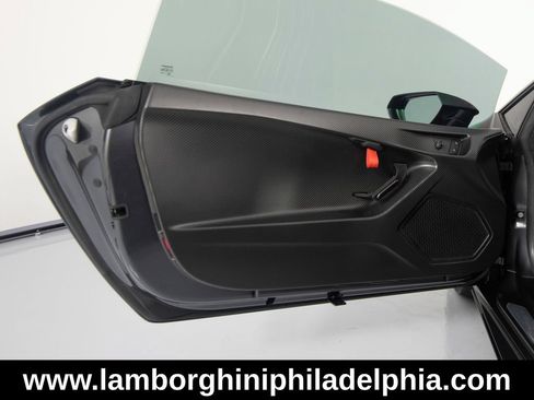 Used 2023 Lamborghini Huracan Tecnica RWD image 12