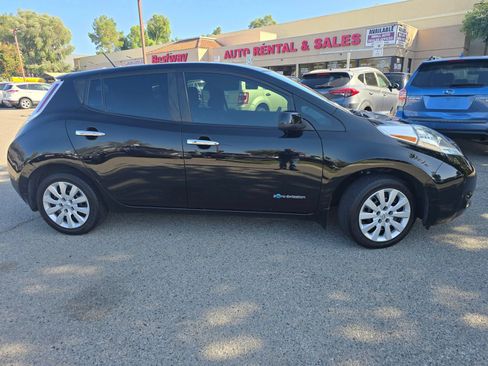 Used 2017 Nissan Leaf S w/ Charge Package FWD image 4