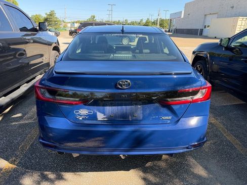 Used 2025 Toyota Camry XSE FWD image 4