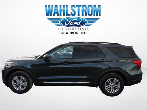 Used 2022 Ford Explorer XLT w/ Equipment Group 202A AWD/4WD image 2