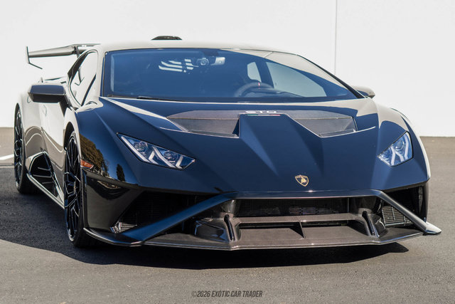 Used 2021 Lamborghini Huracan STO RWD image 11