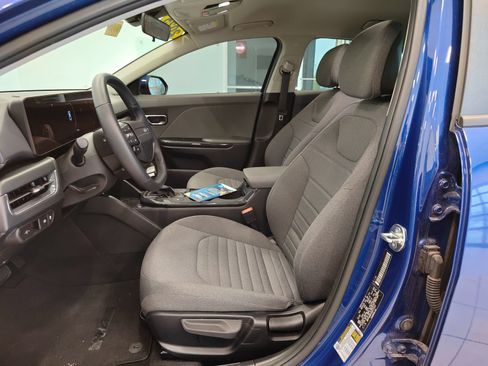 Used 2025 Kia K4 EX FWD image 10