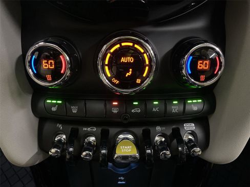 Certified 2024 MINI Cooper SE image 21