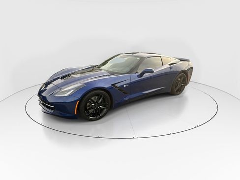 Used 2019 Chevrolet Corvette Stingray Coupe RWD image 4