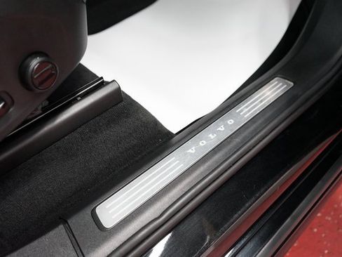 Used 2022 Volvo XC90 T6 Momentum image 40