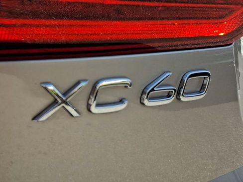 Certified 2025 Volvo XC60 T8 Plus w/ Protection Package Premier AWD/4WD image 32