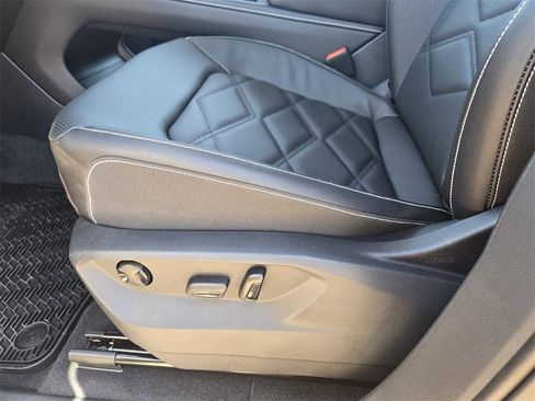 New 2026 Volkswagen Atlas SE image 19