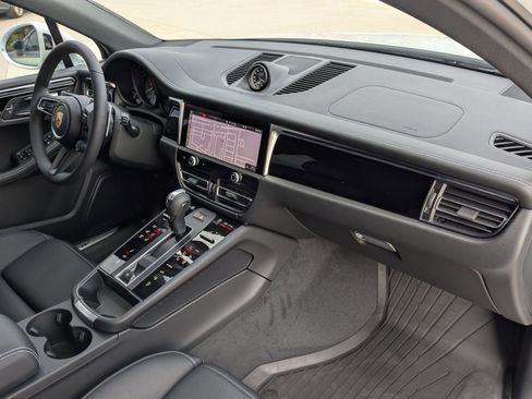 New 2026 Porsche Macan S image 26