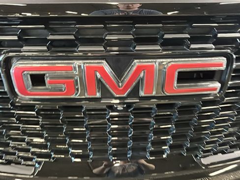 Used 2021 GMC Yukon XL Denali w/ Denali Ultimate Package AWD/4WD image 10