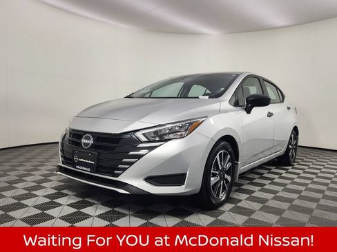 Certified 2025 Nissan Versa S w/ S Plus Package FWD image 1