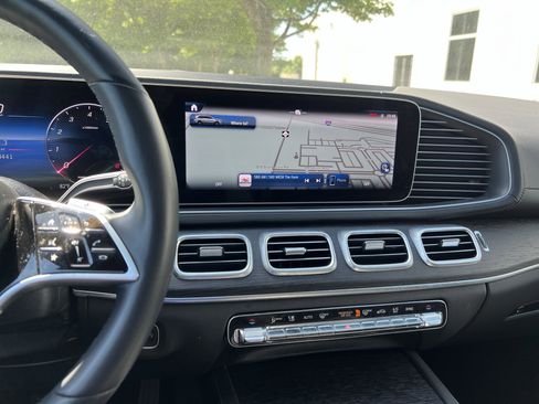 Certified 2025 Mercedes-Benz GLS 450 4MATIC image 18