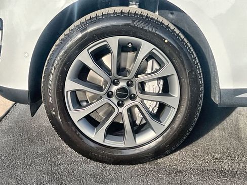 Used 2026 Land Rover Range Rover Sport SE image 10