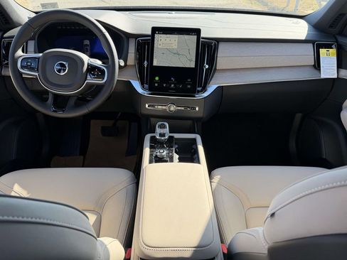 New 2026 Volvo XC90 B6 Plus w/ Protection Package Premier image 2