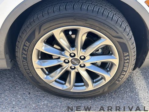 Used 2020 Lincoln Corsair FWD w/ Premium Package image 8