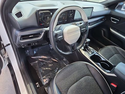 Used 2025 Kia K4 GT-Line FWD image 10