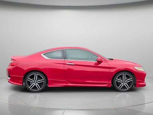 Used 2016 Honda Accord Touring image 7