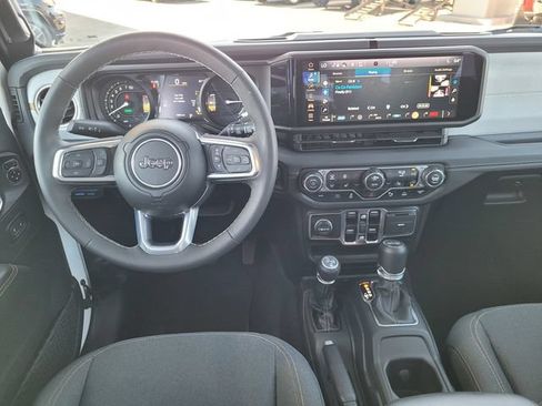 Certified 2025 Jeep Wrangler Unlimited Sahara w/ Safety Group AWD/4WD image 7