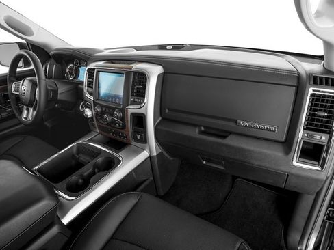 Used 2017 RAM 1500 Laramie AWD/4WD image 19