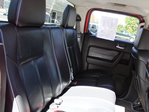 Used 2009 HUMMER H3T Luxury image 21