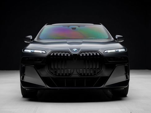 Used 2023 BMW i7 xDrive60 image 7