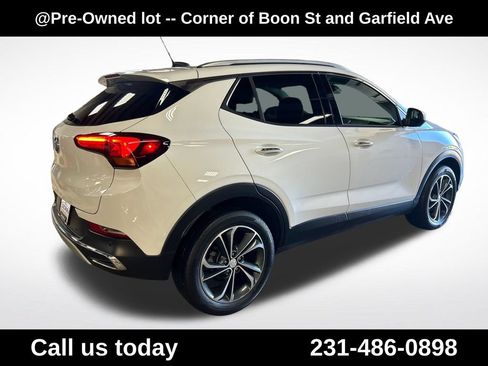 Used 2020 Buick Encore GX Essence w/ Advanced Technology Package AWD/4WD image 5