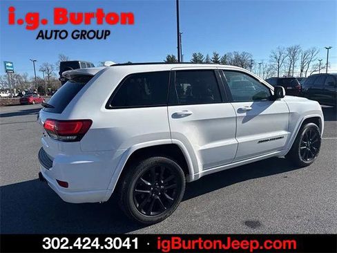 Certified 2020 Jeep Grand Cherokee Altitude image 3