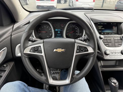 Used 2017 Chevrolet Equinox LT FWD image 14