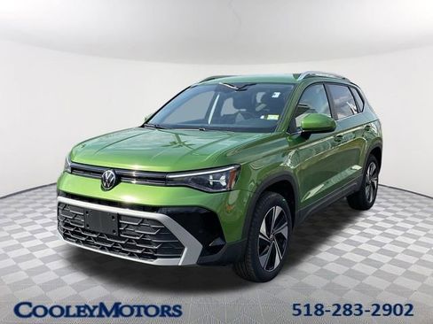 New 2026 Volkswagen Taos SE AWD/4WD image 1